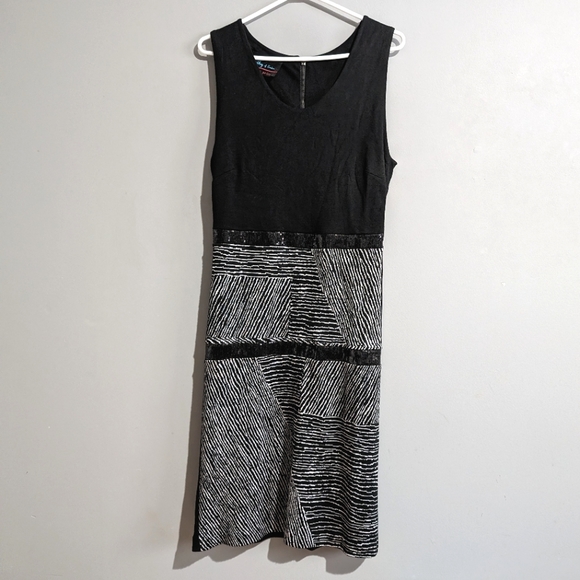 Dorothy of London mid length dress size L Black top with patterned bottom - Picture 1 of 11